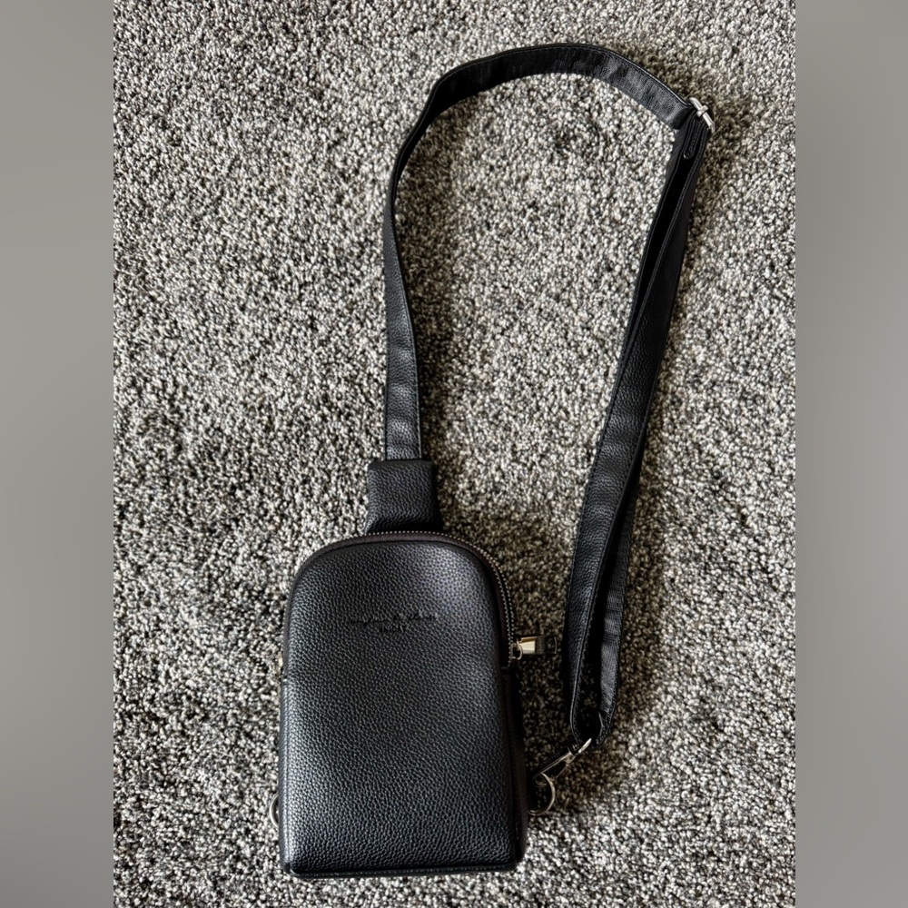 INICAT Black Vegan Leather Travel Crossbody Sling Bag